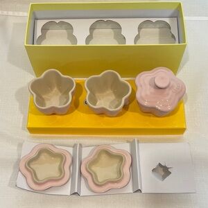 x3 Le Creuset Flower Ramekins with Tray Chiffon Pink NWT